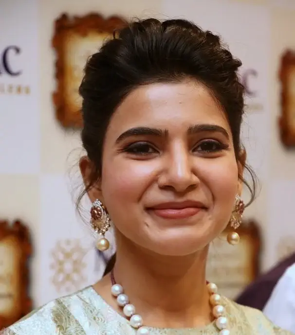 BEAUTIFUL ACTRESS SAMANTHA TOP 10 OILY FACE CLOSEUP 8